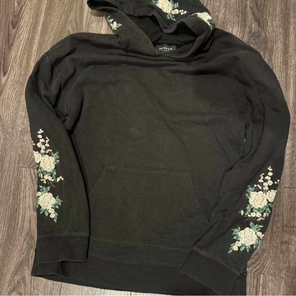 PacSun Black and Green Pullover Sweater